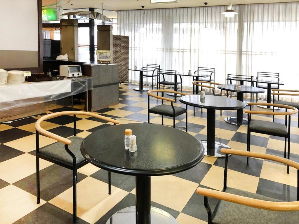 Neyagawa Trend Hotel Osaka Bagian luar foto