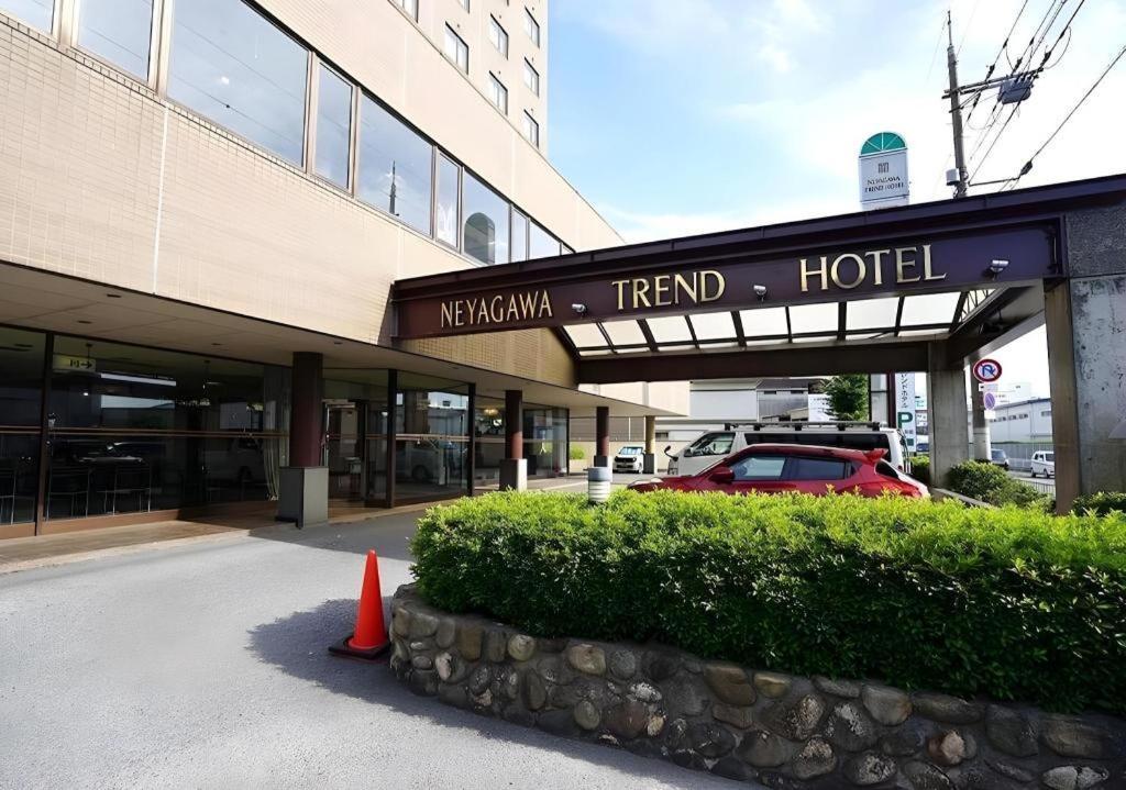 Neyagawa Trend Hotel Osaka Bagian luar foto