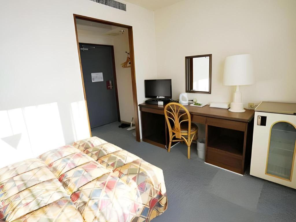 Neyagawa Trend Hotel Osaka Bagian luar foto