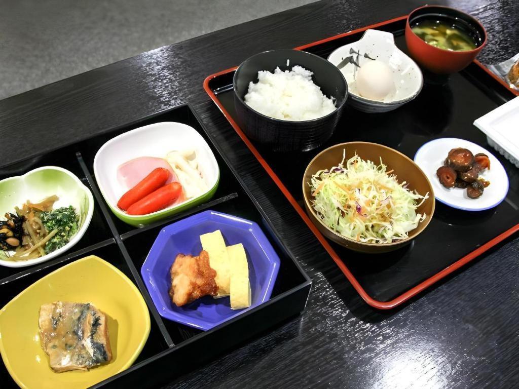 Neyagawa Trend Hotel Osaka Bagian luar foto
